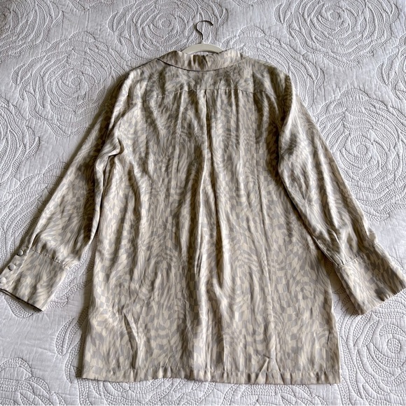 NWT - Free People Beatrice Top in Silver Combo - Picture 10 of 12